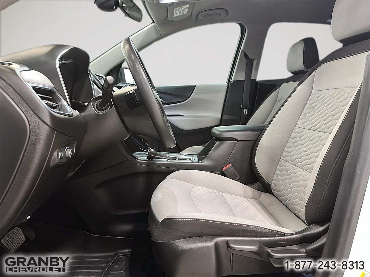 Chevrolet Equinox LS awd | 26-0912A 2021 Blanc Granby - photo #10