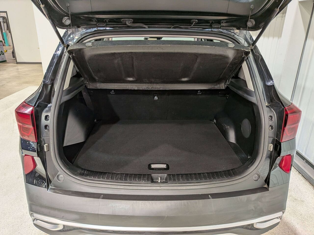 2023 Kia Seltos SX Turbo AWD w/Black Interior Black Val-David - photo #8