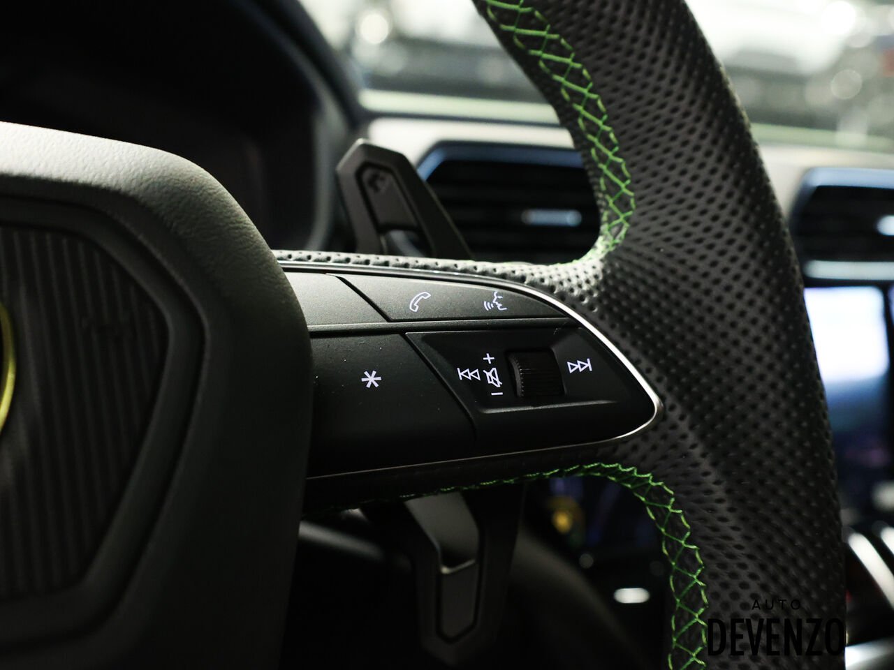 2024 Lamborghini Urus Black Saint-Eustache - photo #17