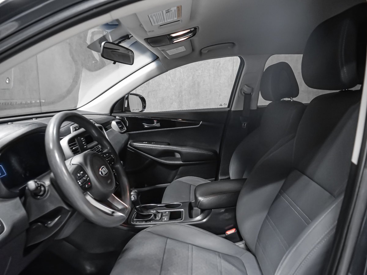 2016 Kia Sorento 2.4L LX Grey Montreal - photo #11