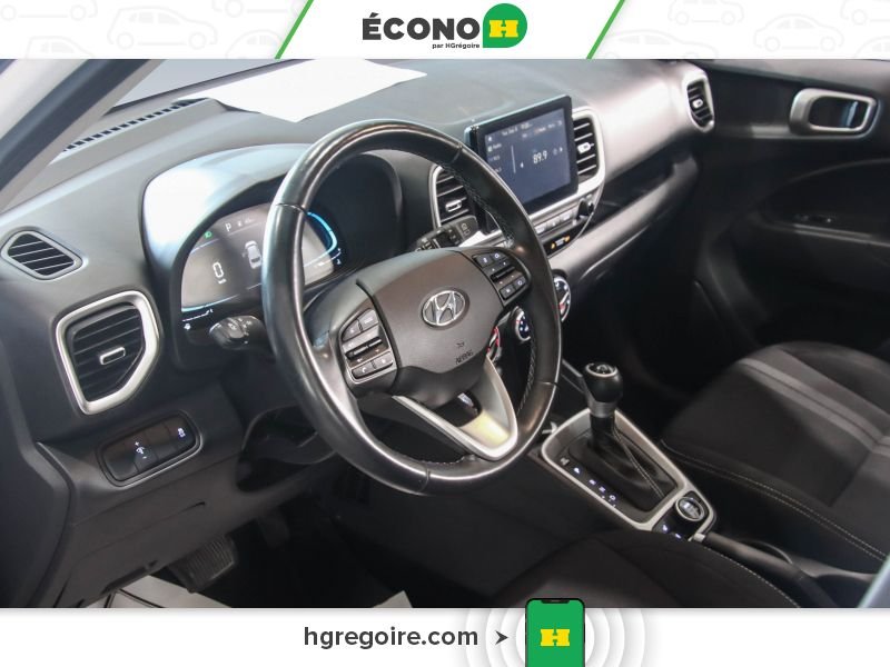 2023 Hyundai Venue White Laval - photo #16