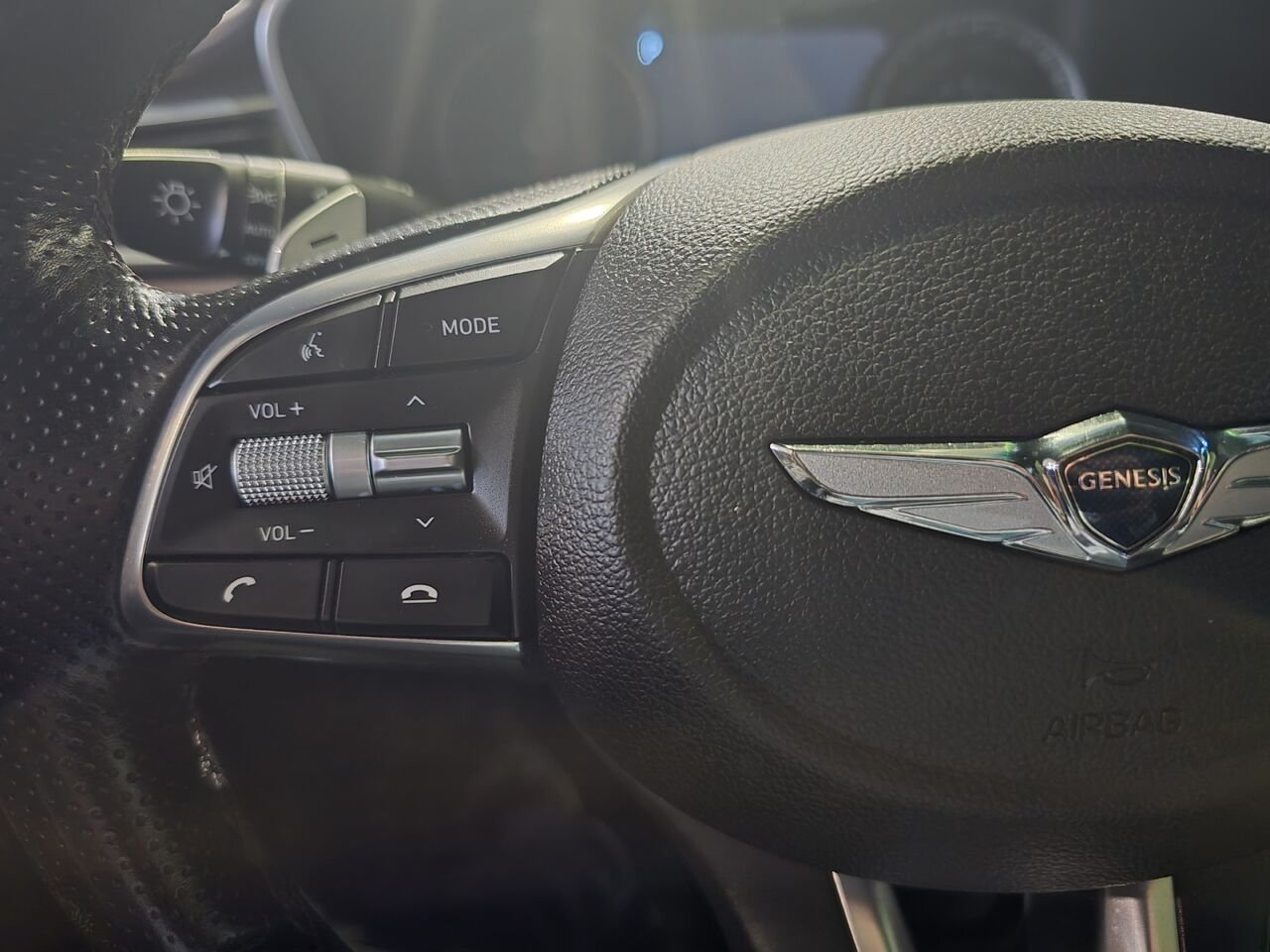 2019 Genesis G70 Black  - photo #16