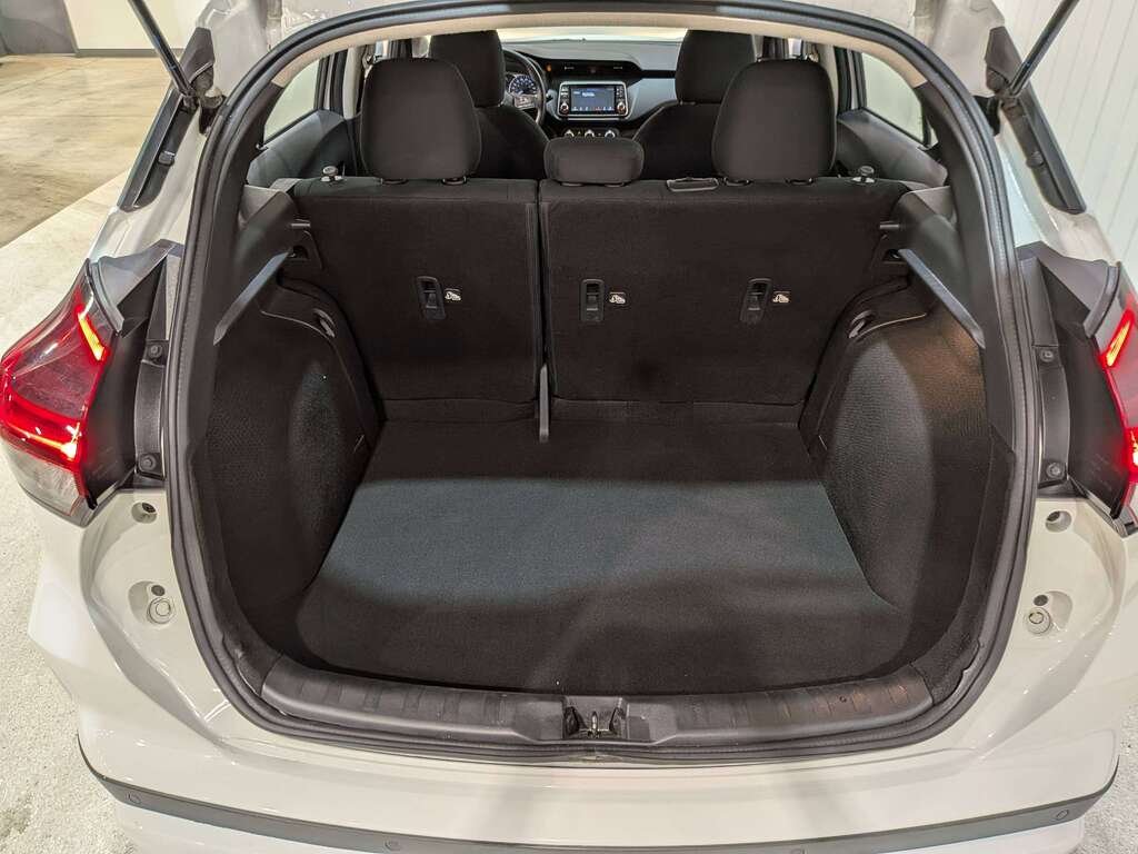 2024 Nissan Kicks S FWD White Val-David - photo #6