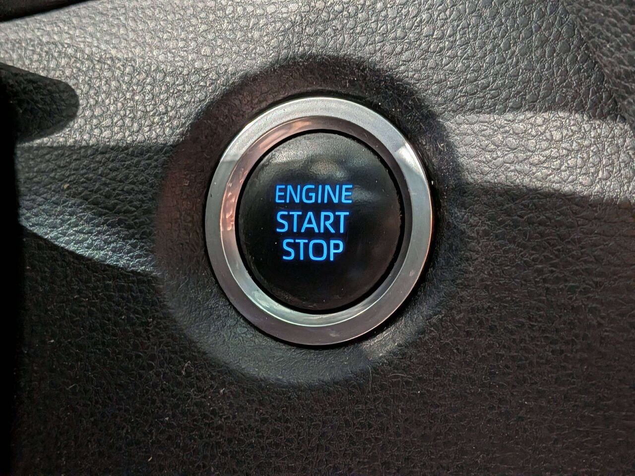 2019 Toyota Corolla Hatchback Manual Blue Val-David - photo #18