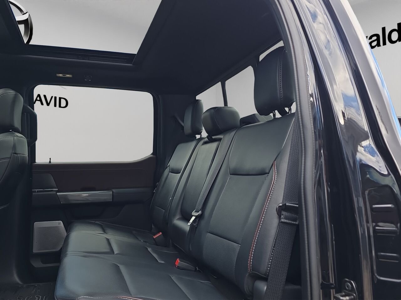 Ford F-150 LARIAT cabine SuperCrew 4RM caisse de 5,5 pi 2023 Noir Val-David - photo #15