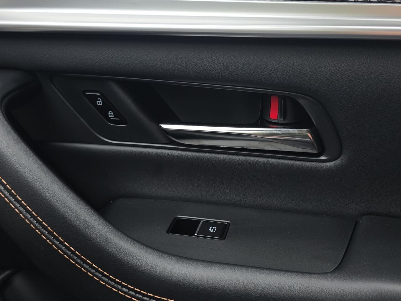 Mazda CX-70 hybride rechargeable GS-L SC TI 2026 Noir de jais mica Val-David - photo #13