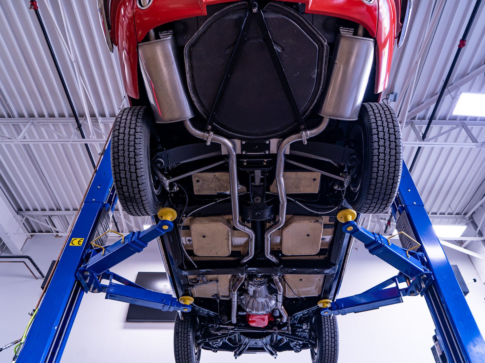 Chevrolet Corvette Split window matching# 327 Factory A/C | PRICE IN USD 1963 Rouge Montréal - photo #89