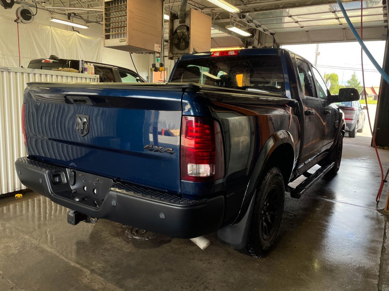 Ram 1500 Classic WARLOCK CREW 4X4 *CARPLAY* GR COMMODITÉ GR LUXE 2021 Bleu Saint-Jérôme - photo #7