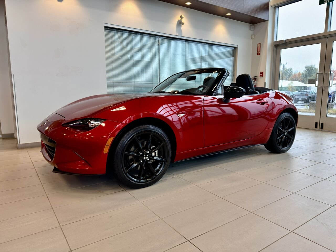 2023 Mazda MX-5 Black Notre-Dame-des-Prairies - photo #5