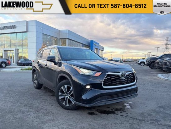 2020 Toyota Highlander XLE AWD 3.5L 8 Passenger | Power Sunroof Black