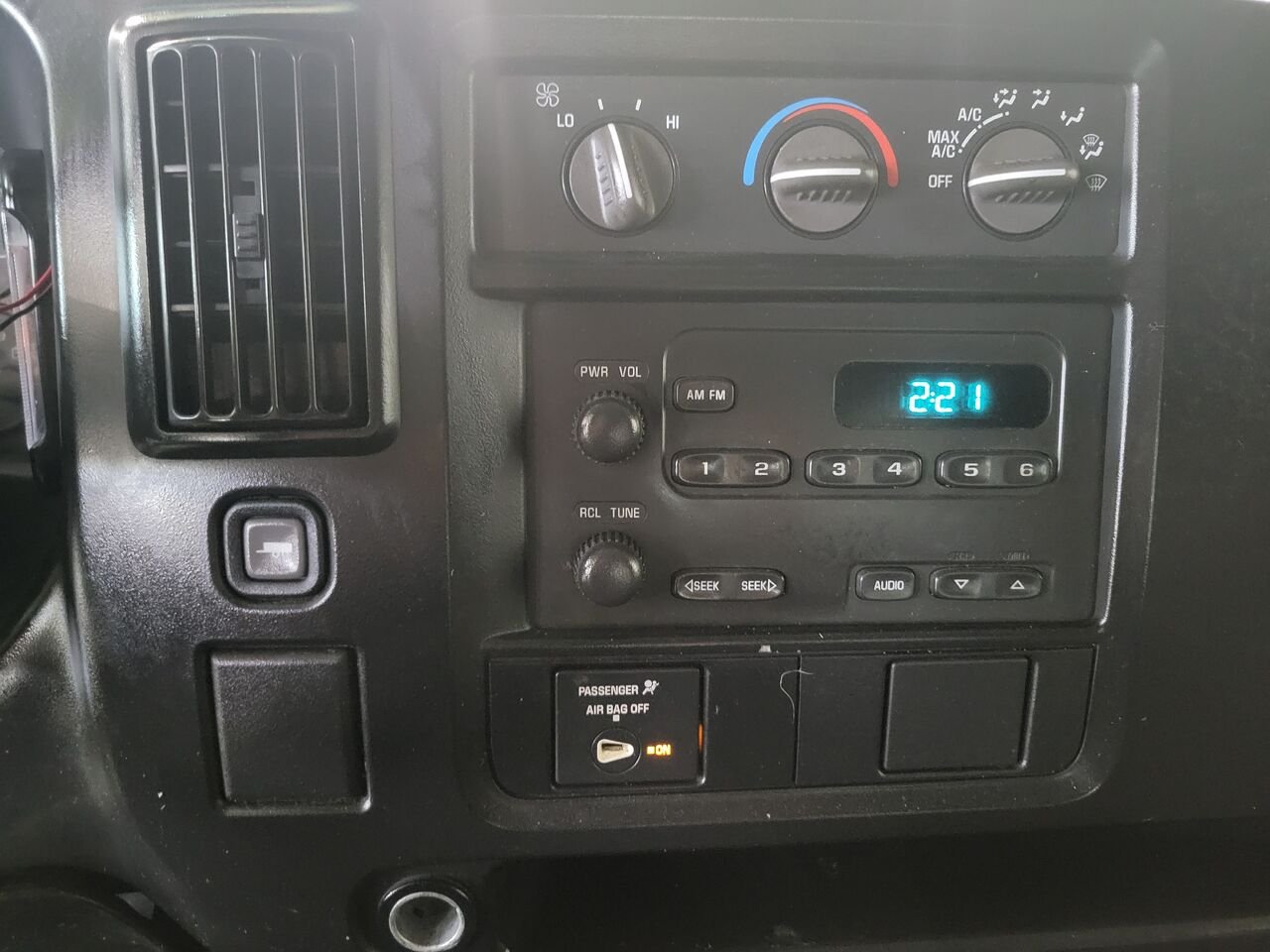 2007 Chevrolet Express Cargo Van White  - photo #15