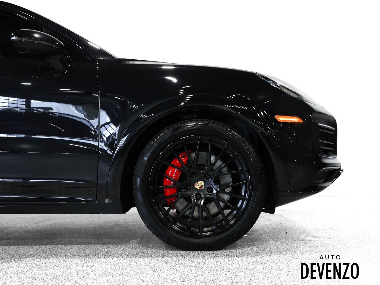 2022 Porsche Cayenne Black Saint-Eustache - photo #4