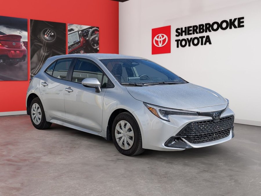 Toyota Corolla à hayon BASE/BLUETOOTH/CLIMATISATION/RÉGULATEUR DE VITESSE/VITRES ÉLECTRIQUES 2025 Argent