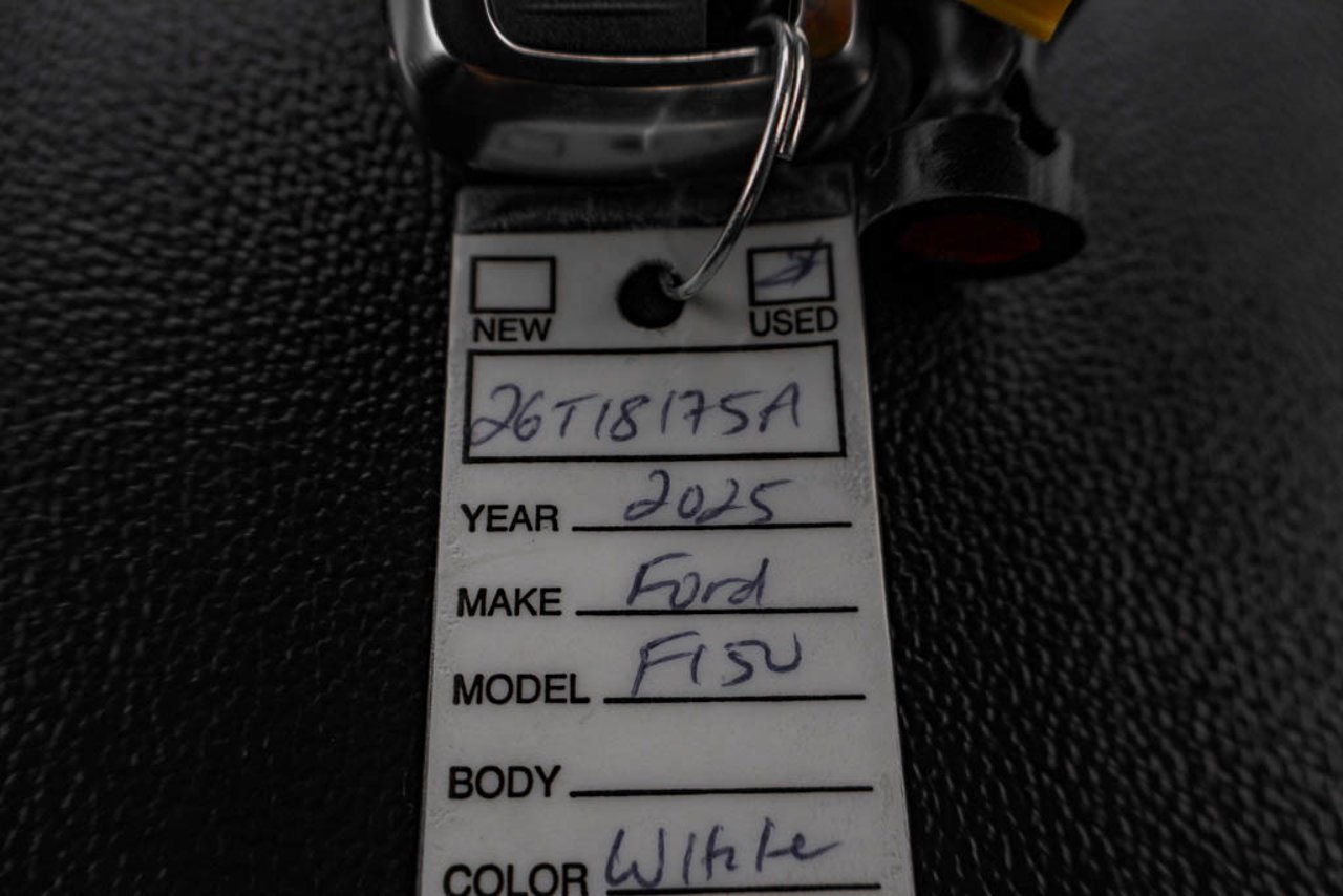 2025 Ford F-150 XLT 4WD SuperCrew 5.5' Box White Sherwood Park - photo #30