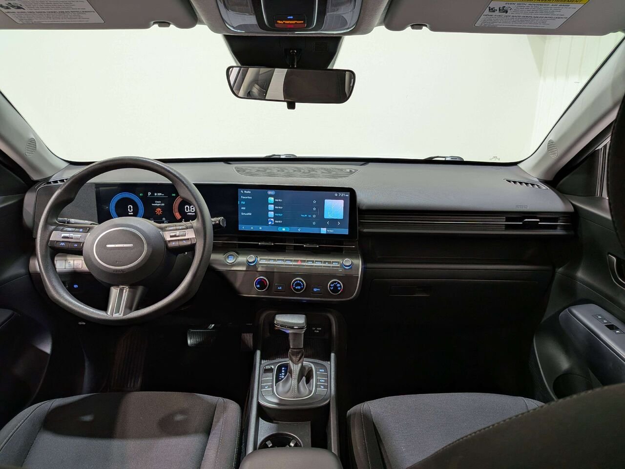 Hyundai Kona 2.0L Essential FWD 2024 Blanc Val-David - photo #11