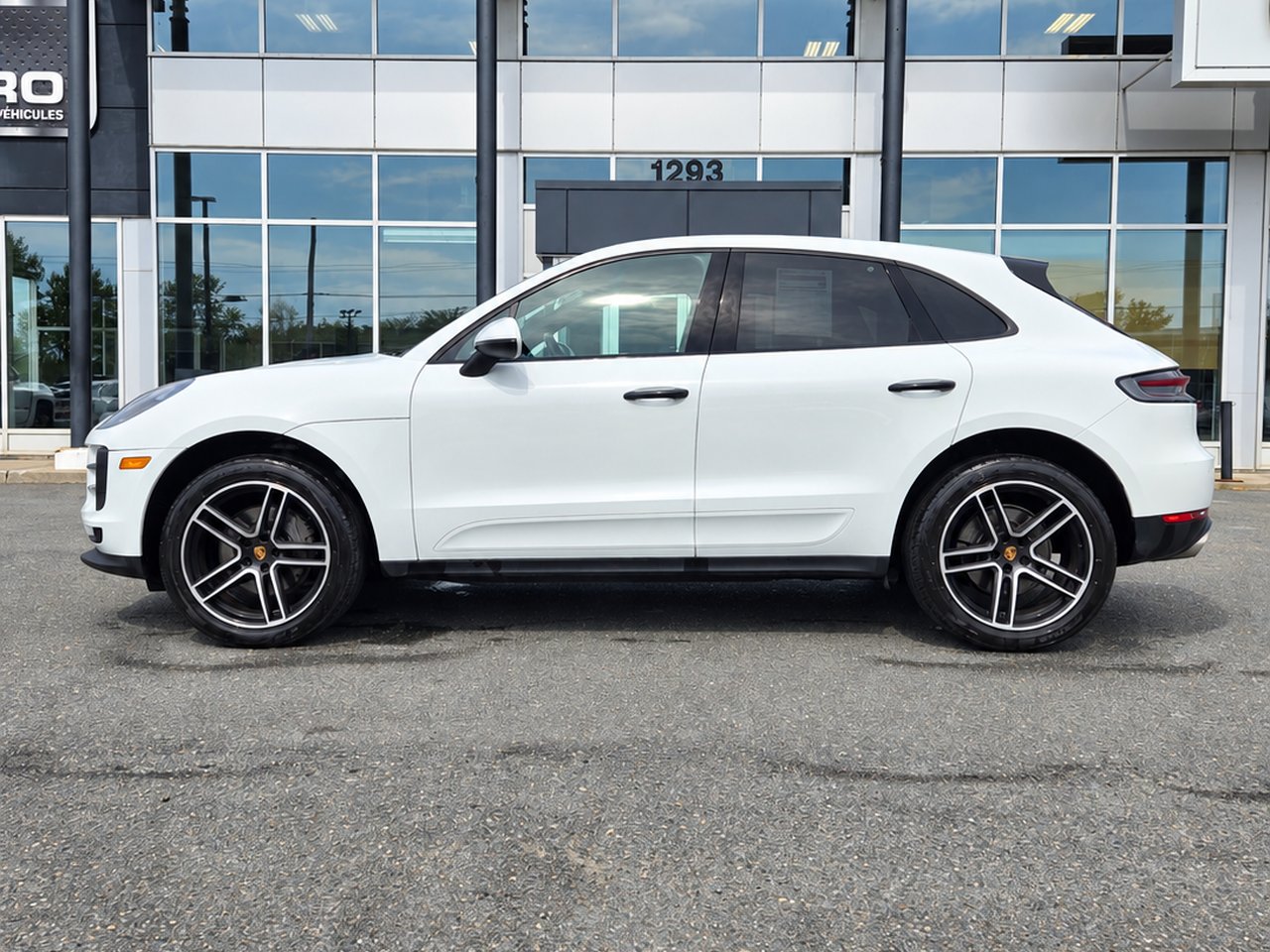 2019 Porsche Macan S White Granby - photo #2