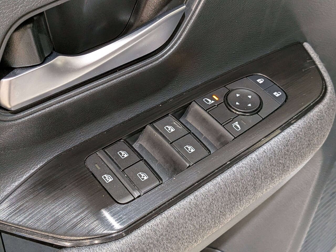 2026 Nissan Kicks SV AWD White Val-David - photo #30