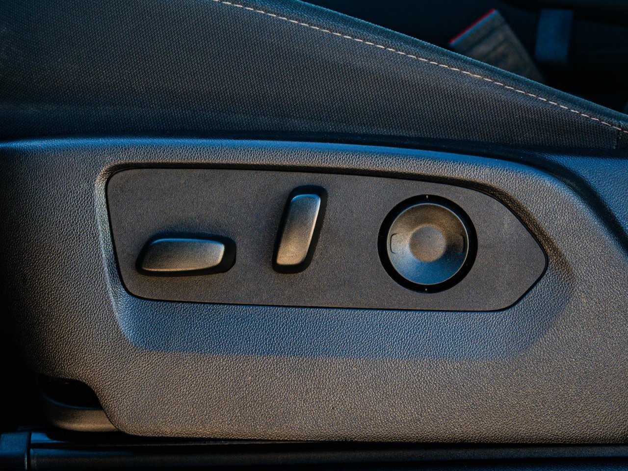 2025 Chevrolet Silverado 2500HD 4WD Crew Cab 159 LT White Sherwood Park - photo #19