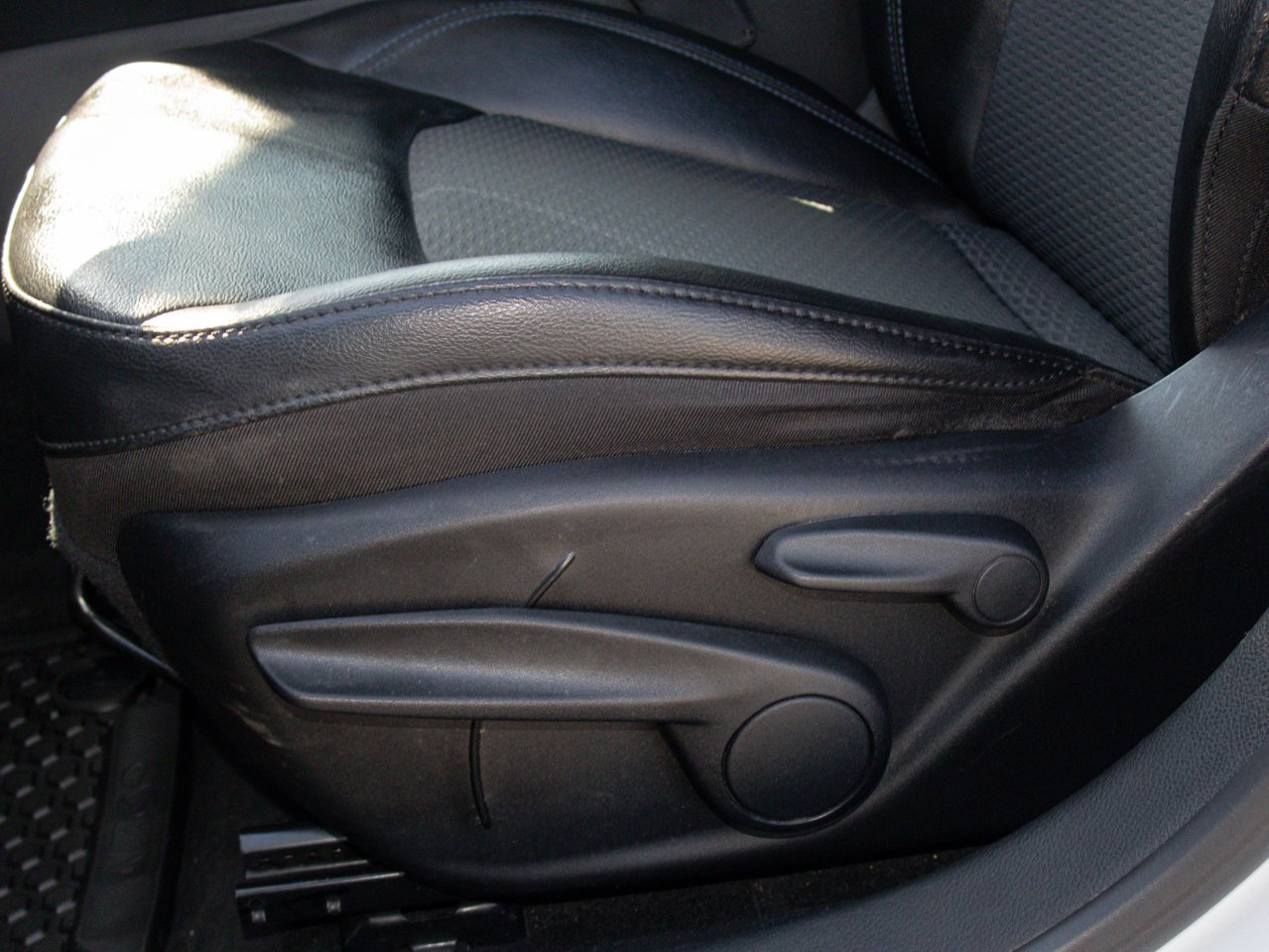 2022 Jeep Compass North 4x4 White Sherwood Park - photo #17