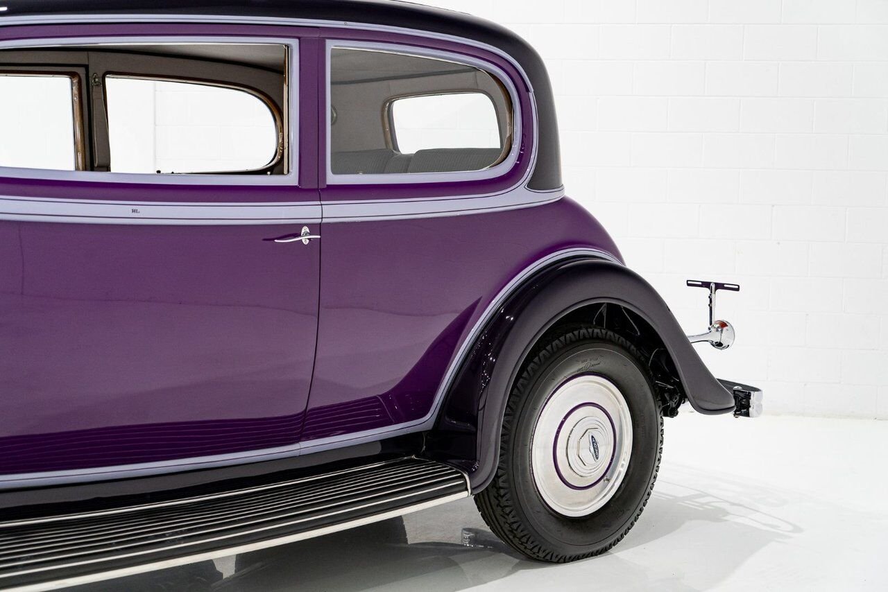Lincoln KB Victoria Coupe One Of 18 Built, And The Only Known Surviving **PRICE IN USD** 1933 mauve Montréal - photo #4