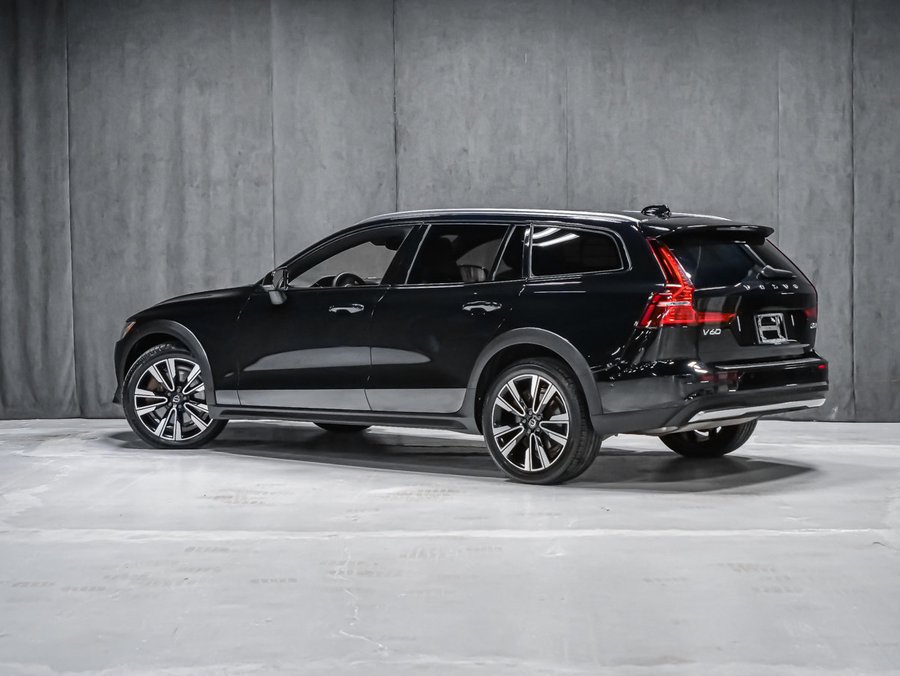 Volvo V60 Cross Country B5 PLUS CLIMAT POLESTAR HARMAN KARDON 2023 Noir