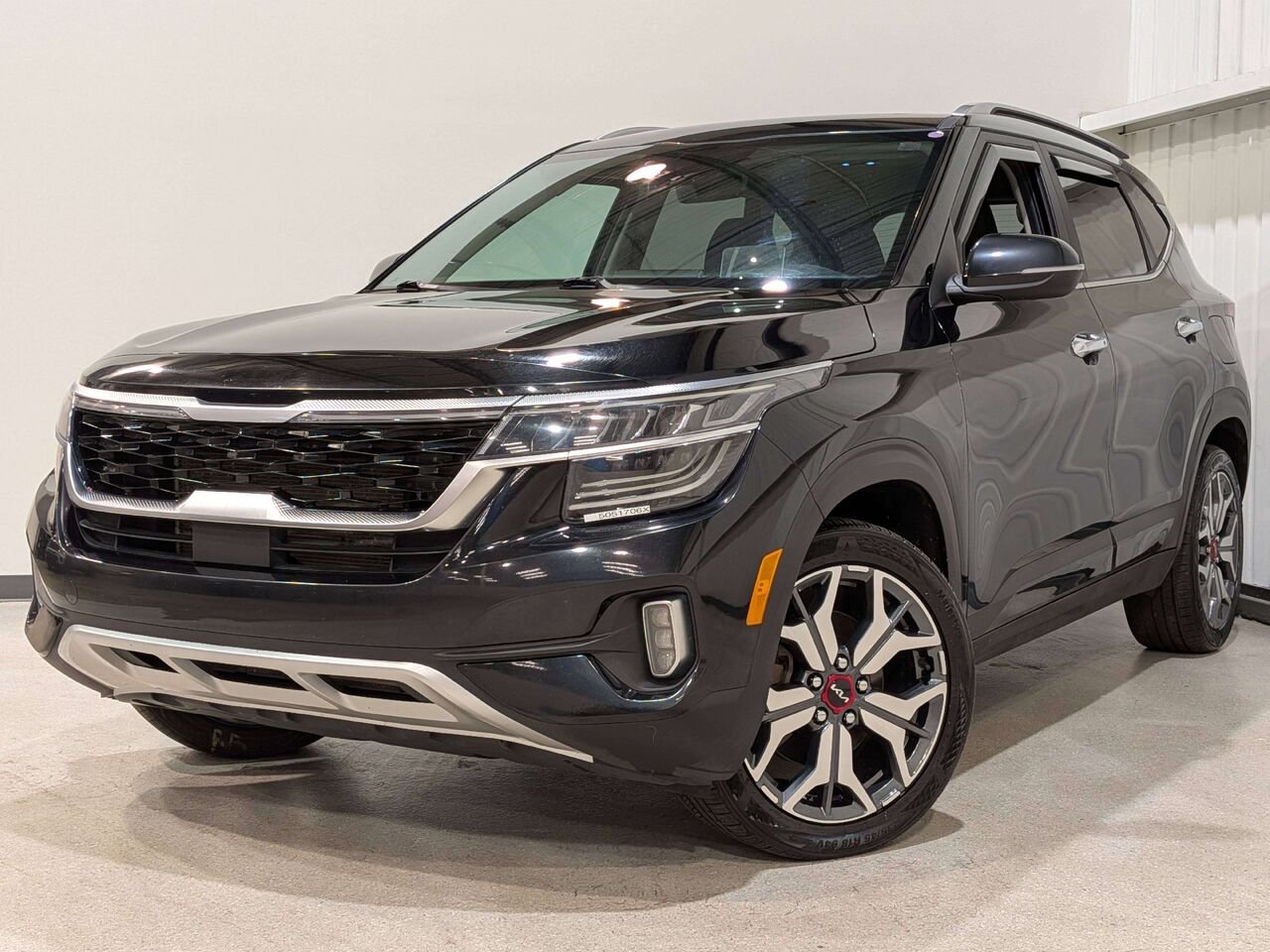 2023 Kia Seltos SX Turbo AWD w/Black Interior Black Val-David - photo #0