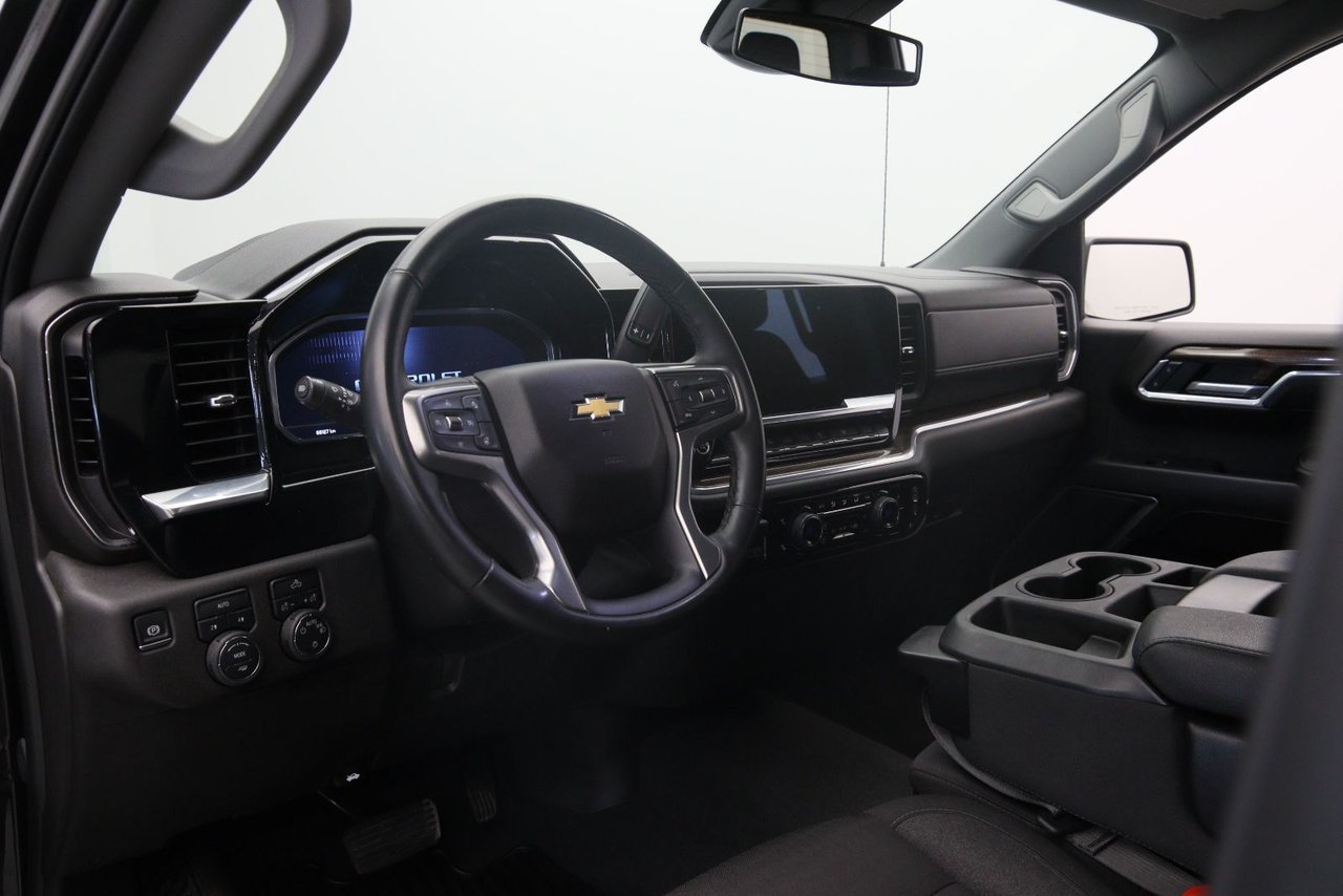 2025 Chevrolet Silverado 1500 LT Black Baie-Comeau - photo #6