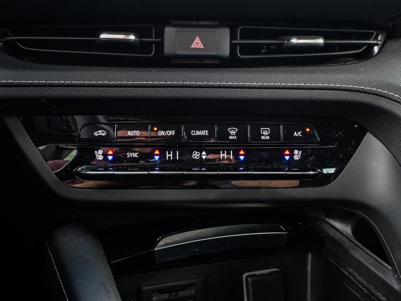 2023 Buick Envision AWD 4dr Avenir Red Sherwood Park - photo #30