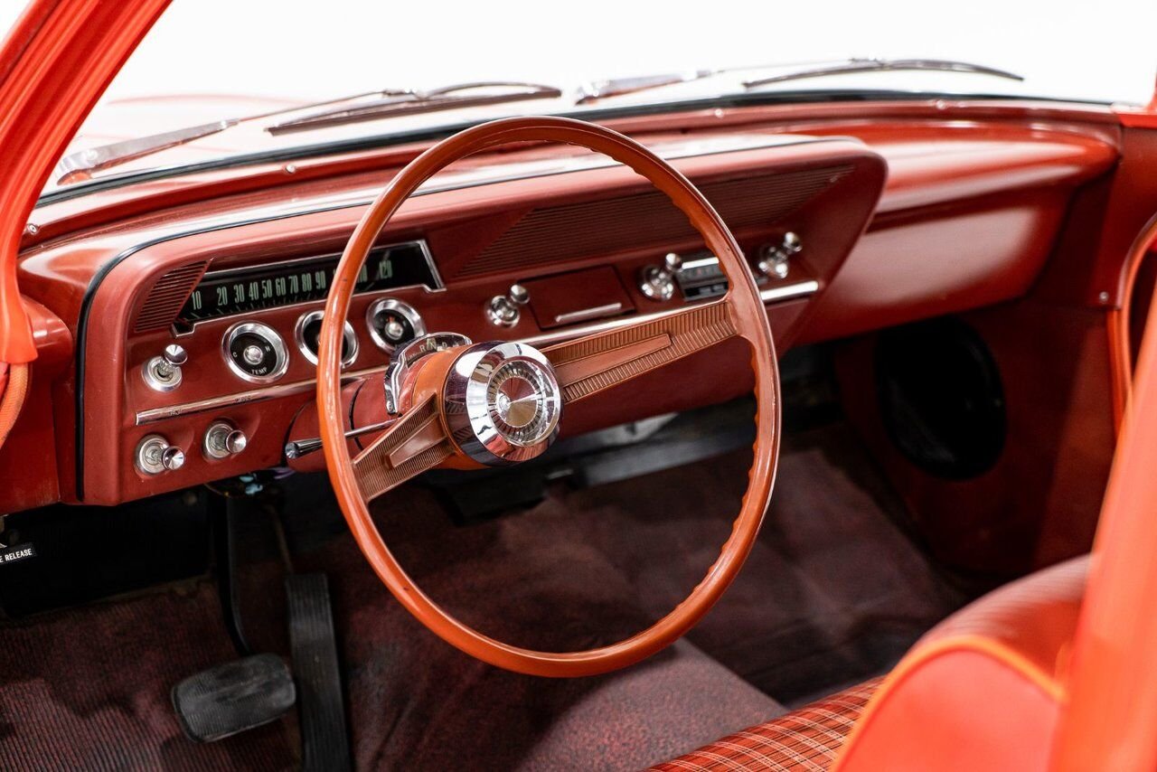 Chevrolet Biscayne Unrestored nearly all original parts 1962 Rouge Montréal - photo #71