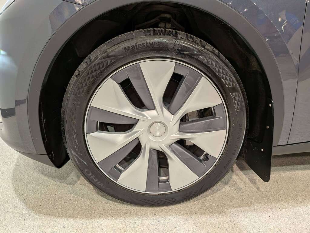 Tesla Model Y RWD 2023 Gris Val-David - photo #31
