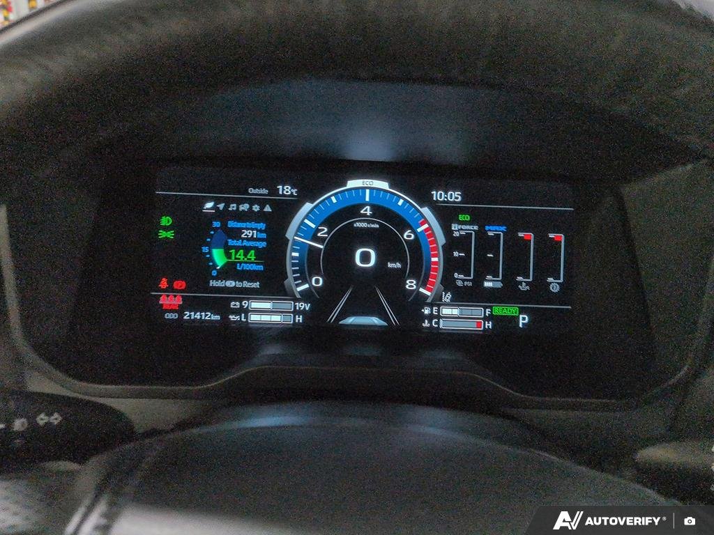 2025 Toyota Tundra S2501294 | 4x4 Crewmax Limited Hybrid White Edmonton - photo #14