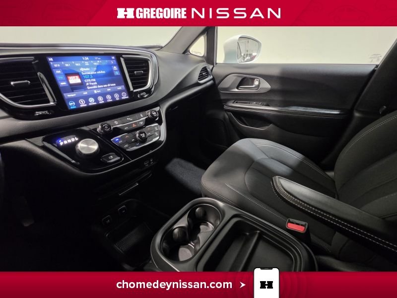 2019 Chrysler Pacifica White Saint-Eustache - photo #45