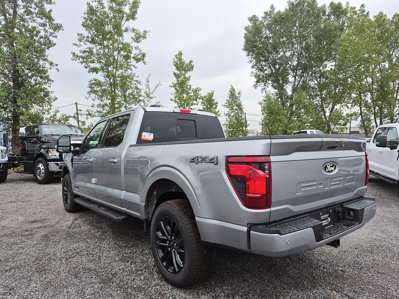 Ford F-150 2F080 | XLT 2026 Argent emblématique métallisé Saint-Jérôme - photo #3