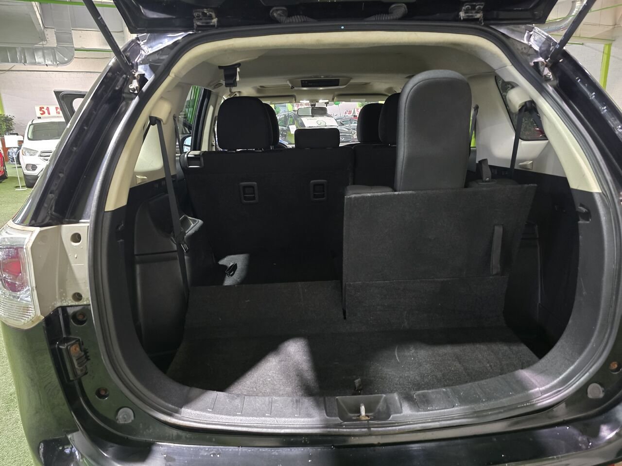 2014 Mitsubishi Outlander Black  - photo #12