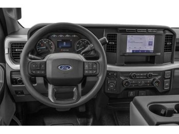 Ford Super Duty F-350 à roues arrière jumelées XL