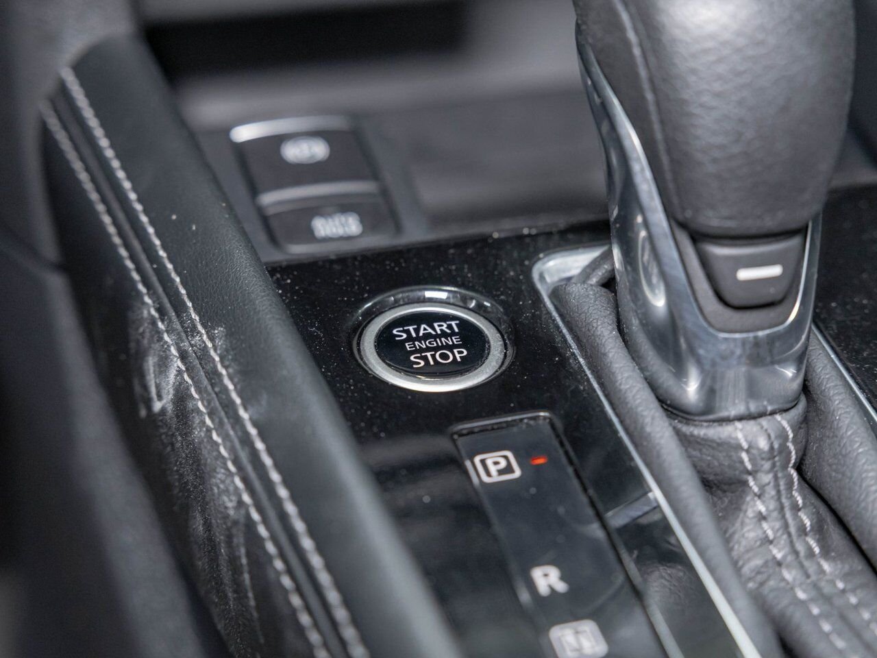 Nissan Kicks SV *SIÈGES CHAUFF* CARPLAY REG ADAPT ALERTES 2023 Gris Saint-Jérôme - photo #21