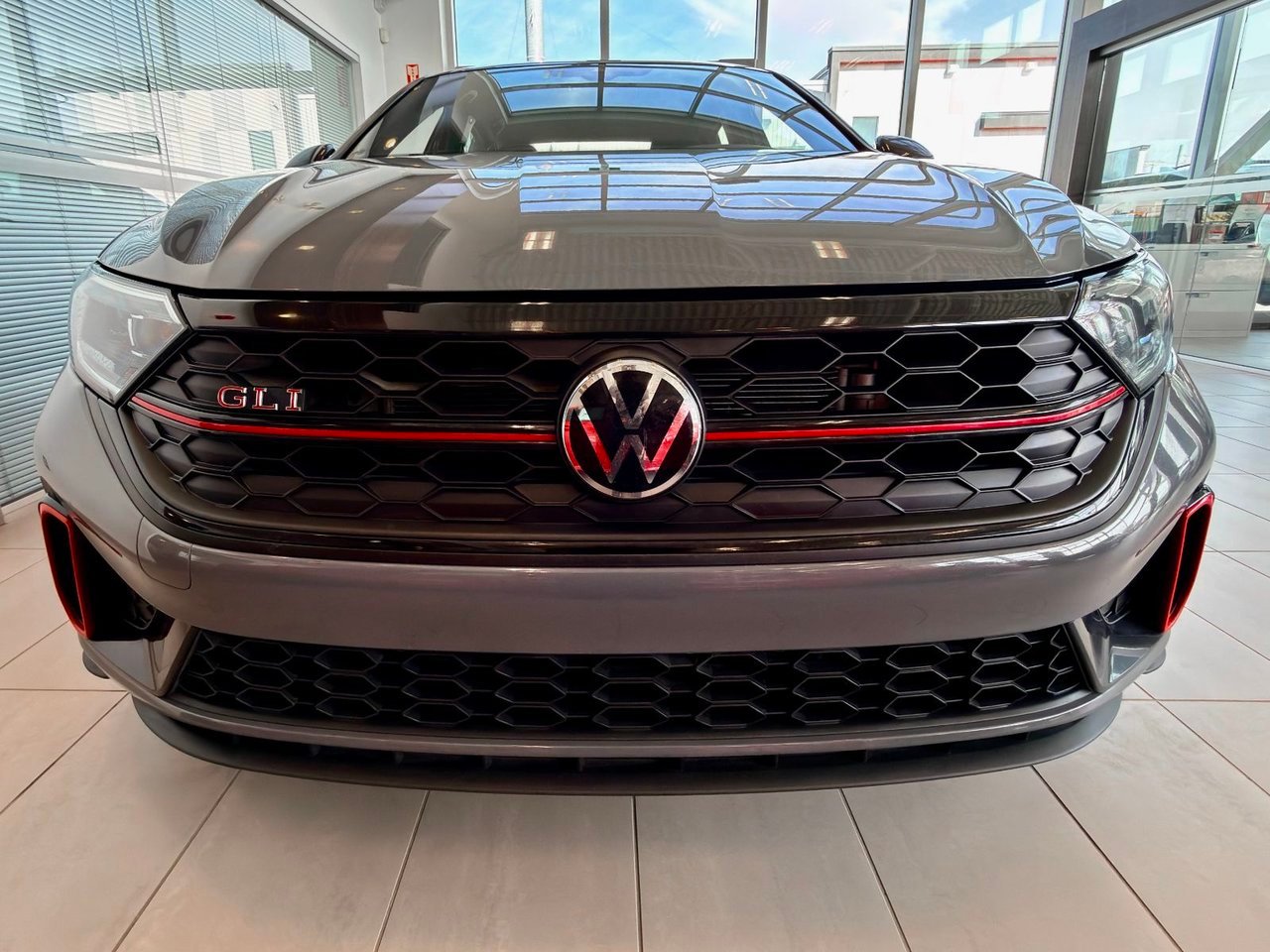 Volkswagen Jetta GLI 2024 Gris Notre-Dame-des-Prairies - photo #4