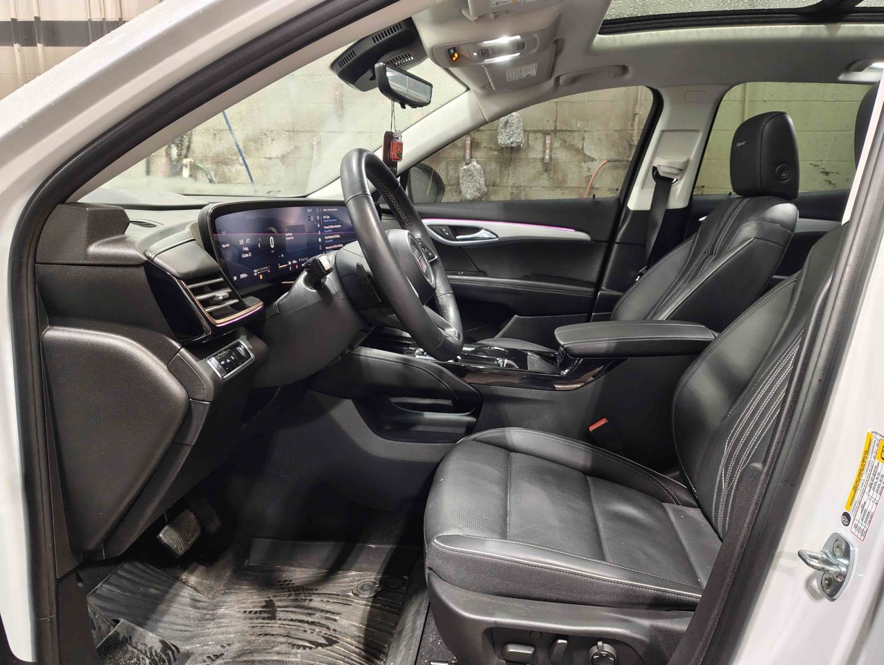 2024 Buick Envision AWD 4dr Avenir White Sherwood Park - photo #7