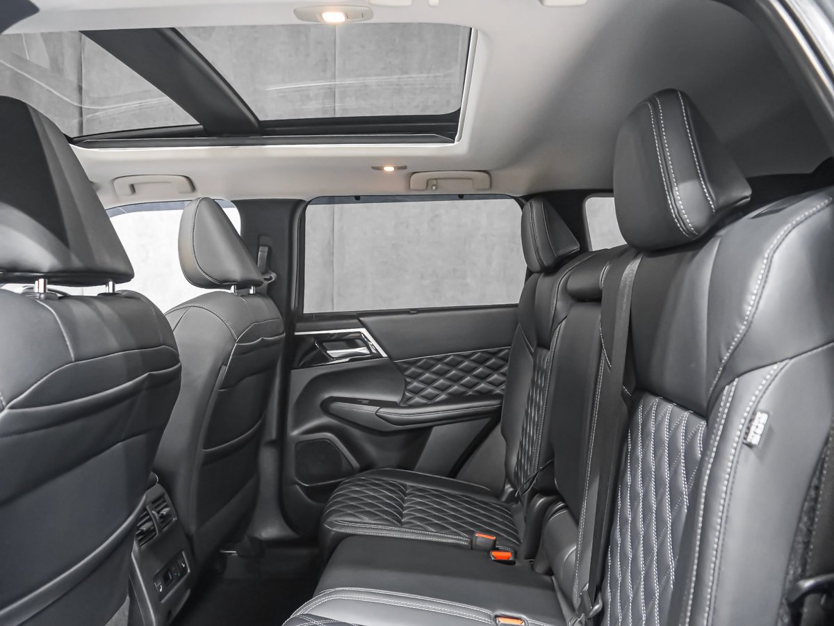 Mitsubishi Outlander PHEV GT-AWD 2023 Gris Montréal - photo #13