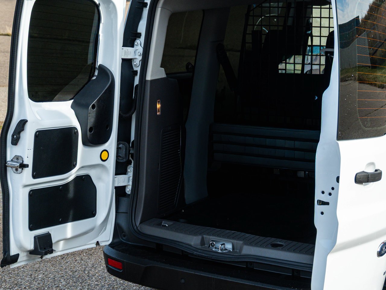 2020 Ford Transit Connect Wagon XL w/Dual Sliding Doors White Sherwood Park - photo #16