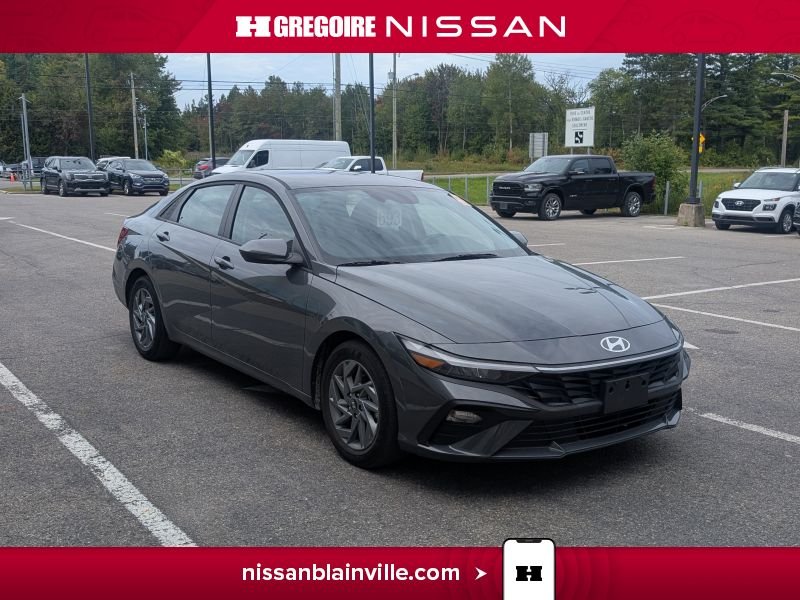 2025 Hyundai Elantra Grey Laval - photo #0