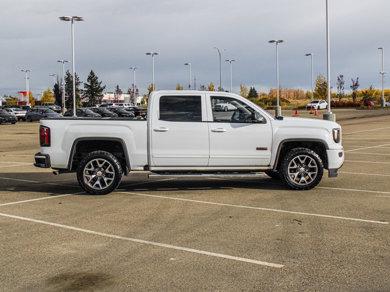 2016 GMC Sierra 1500 4WD Crew Cab 143.5 SLT White Sherwood Park - photo #9