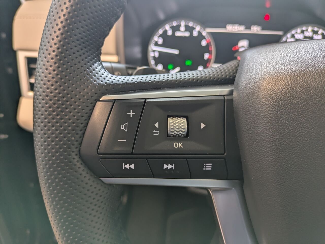 2025 Mitsubishi Outlander Black Gatineau - photo #6