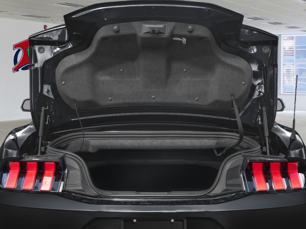 2026 Ford Mustang Carbonized Grey Metallic La Sarre - photo #7