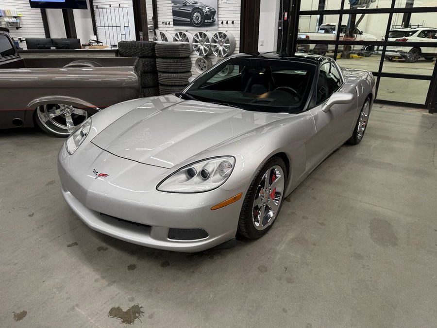 2006 Chevrolet Corvette | Heated Seats | Tinted & Painted Roof Panels | Memory Driver Seat Machine Silver Metallic