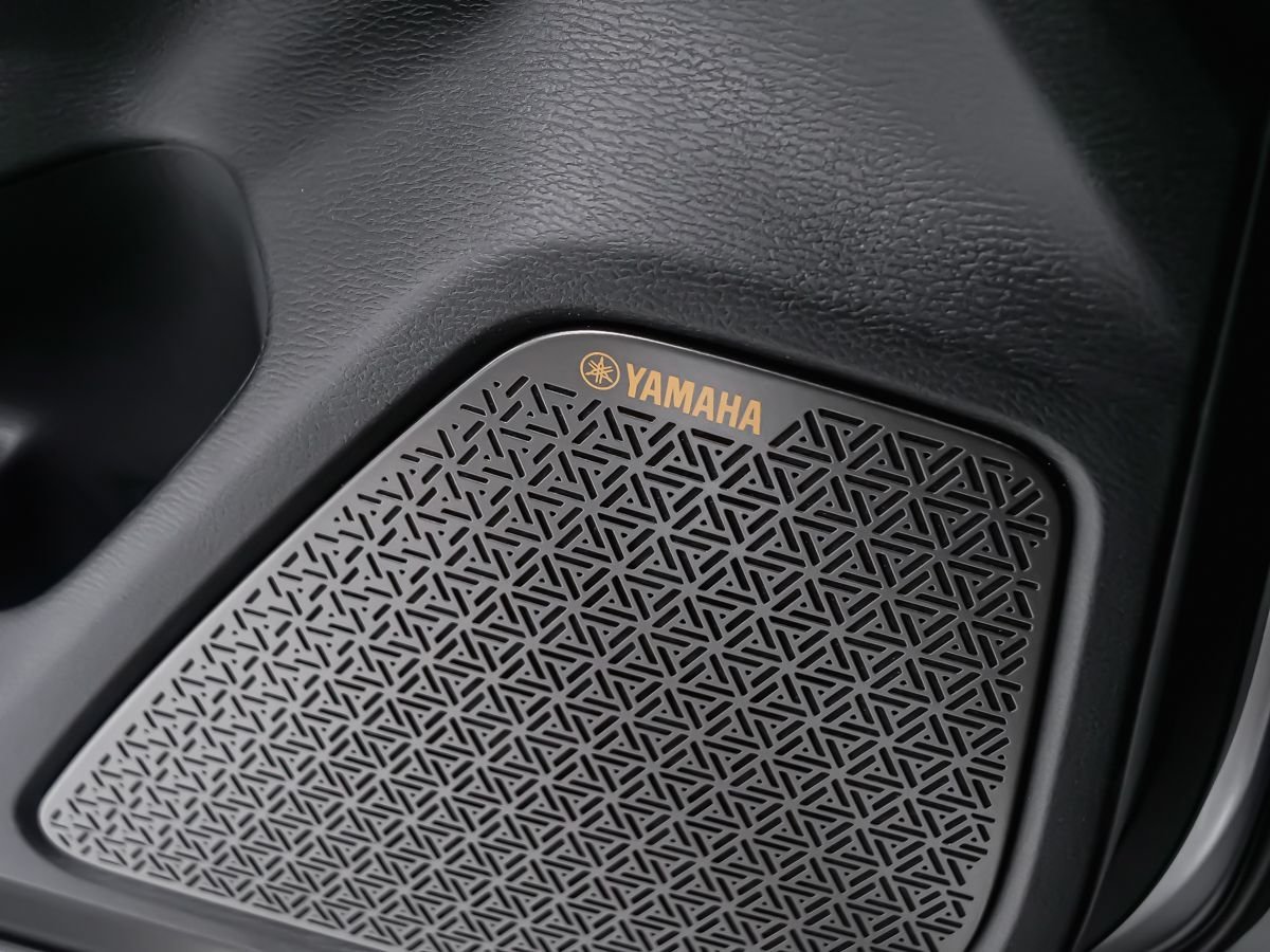 2026 Mitsubishi Outlander Plug-In Hybrid GT Moonstone Grey Premium Finish Montreal - photo #16
