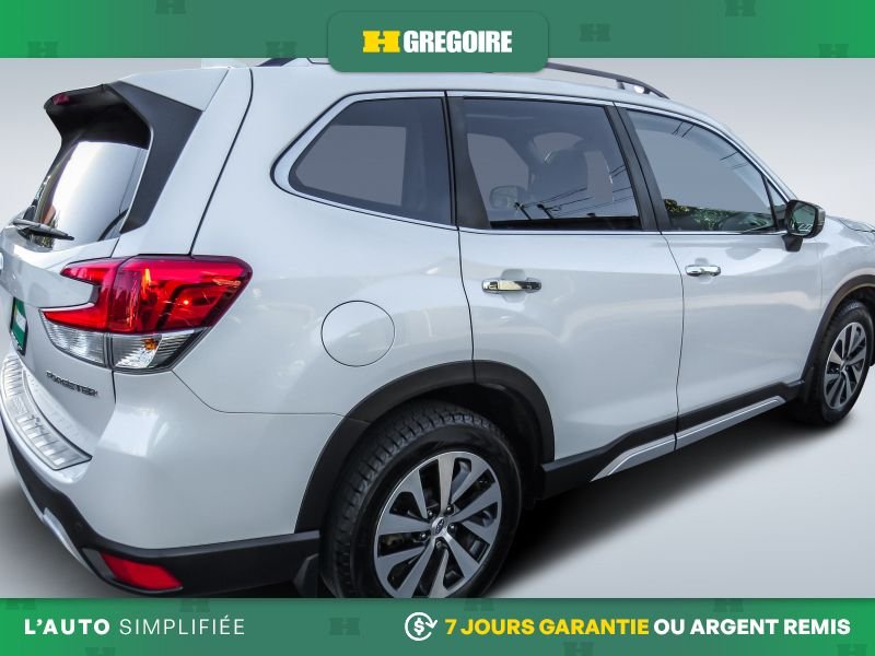 2019 Subaru Forester White Blainville - photo #8