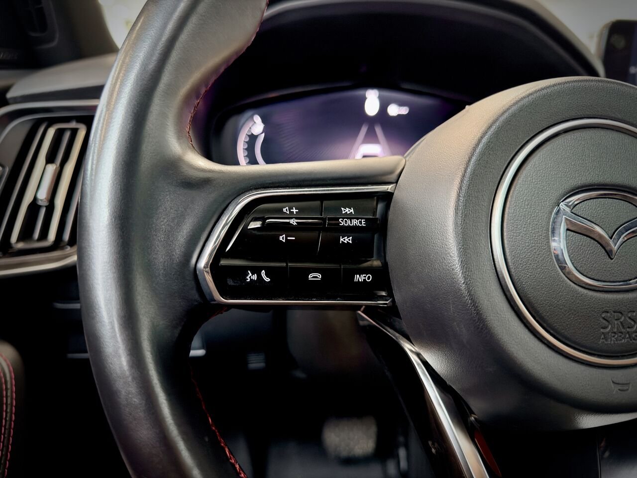 Mazda CX-70 hybride rechargeable 2025 Noir Notre-Dame-des-Prairies - photo #22