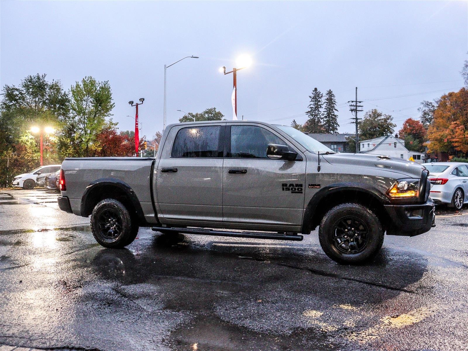 RAM 1500 Classic SLT 2022 Grey Ottawa & Gatineau - photo #2