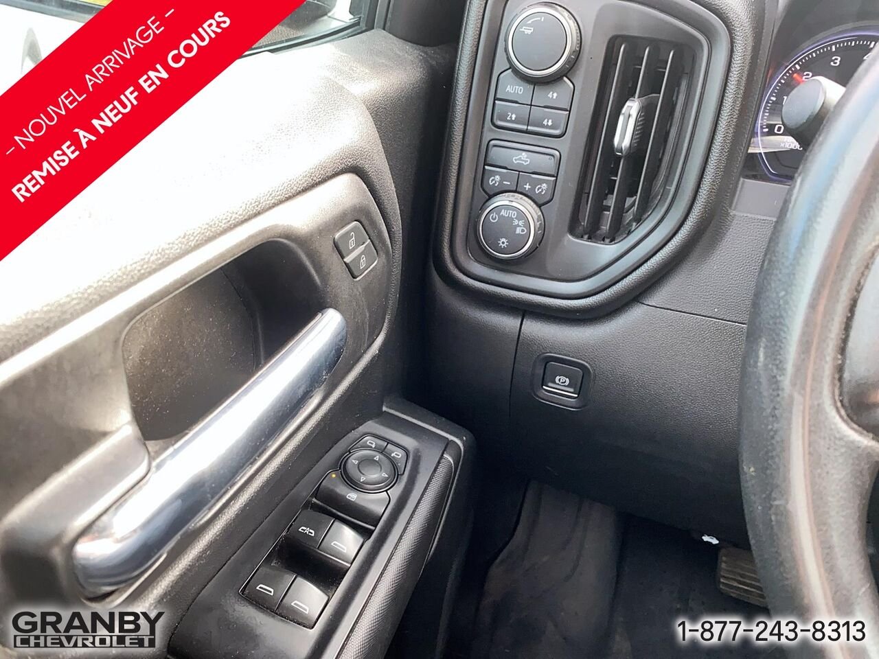 Chevrolet Silverado 1500 Custom Trail Boss cabine multiplace 4RM 157 po | 27-0158A 2019 Noir Granby - photo #9